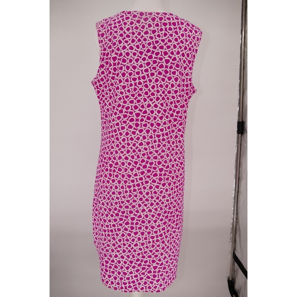 Jude Connally Dresses & Skirts - Jude Connally Lisa Geometric‎ Shift Dress Sz Medium Pink White Sleeveless